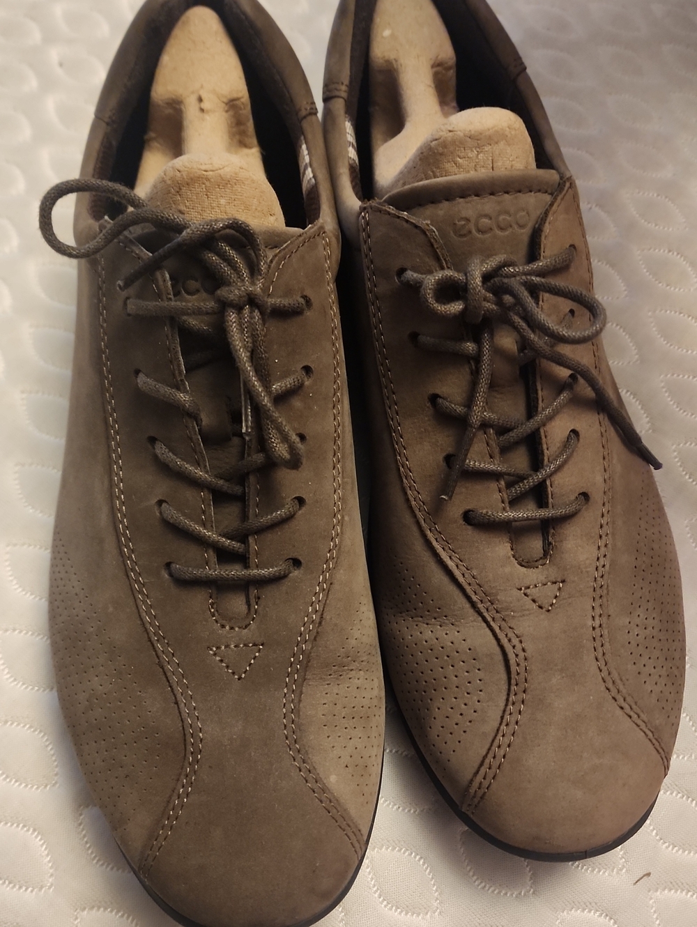 NWOT ECCO Size 42 Brown Suede Lace-Up Casual Shoes